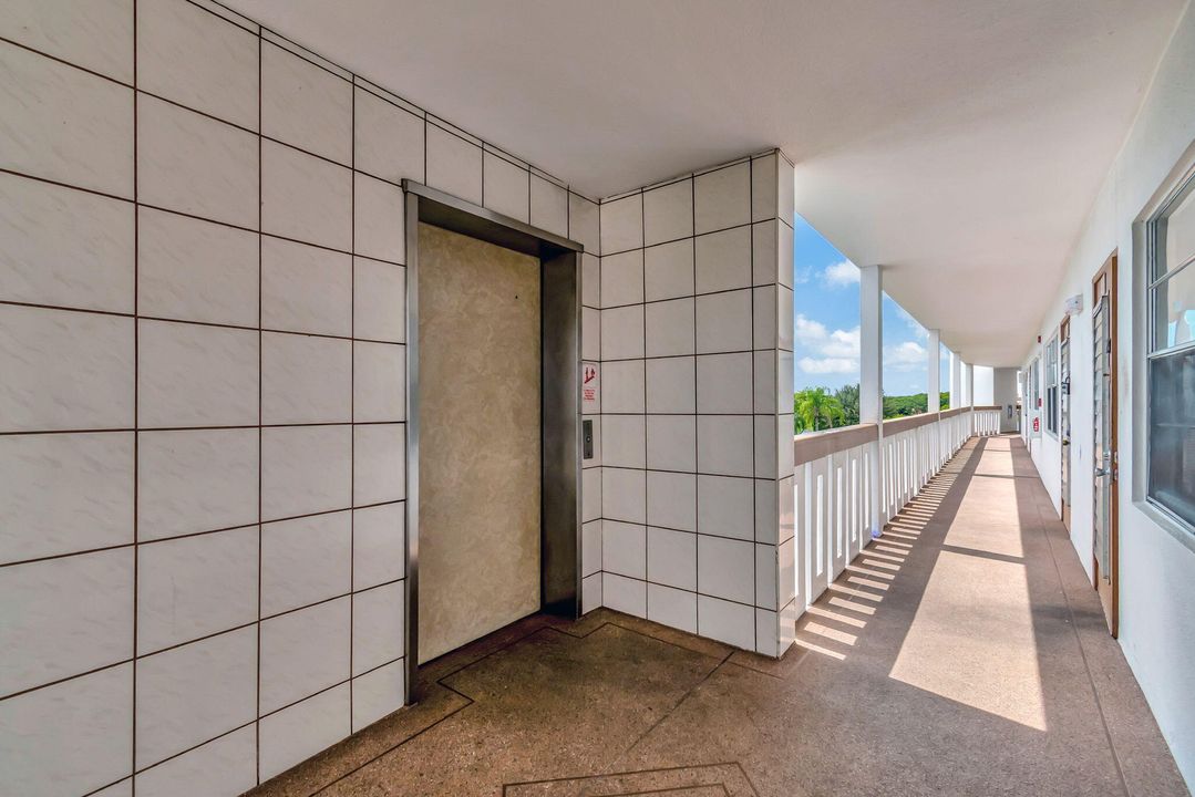 For Rent: $1,400 (1 beds, 1 baths, 738 Square Feet)