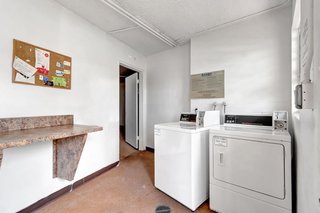 For Rent: $1,400 (1 beds, 1 baths, 738 Square Feet)