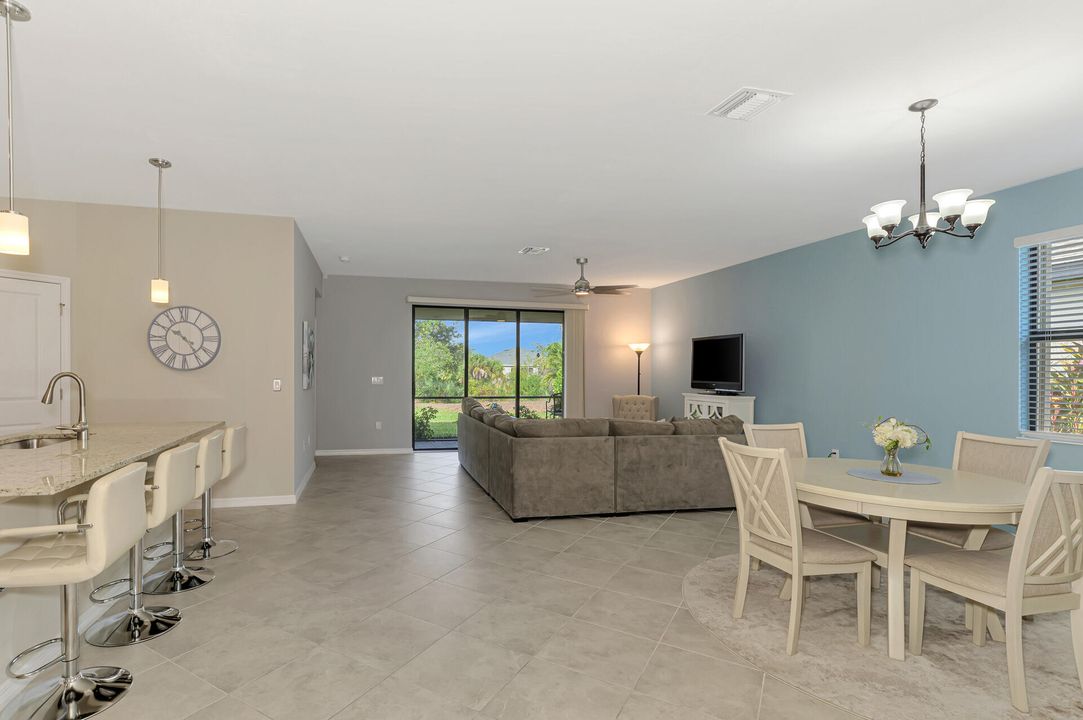 待售: $335,000 (3 贝兹, 3 浴室, 1857 平方英尺)