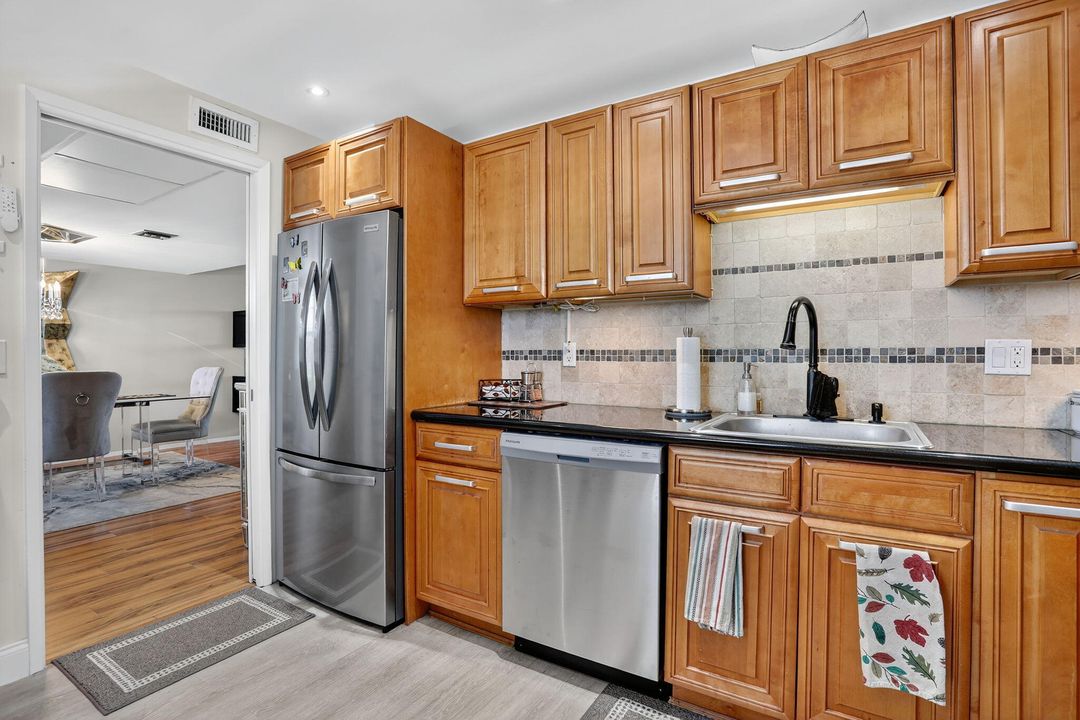 На продажу: $310,000 (3 спален, 2 ванн, 1500 Квадратных фут)