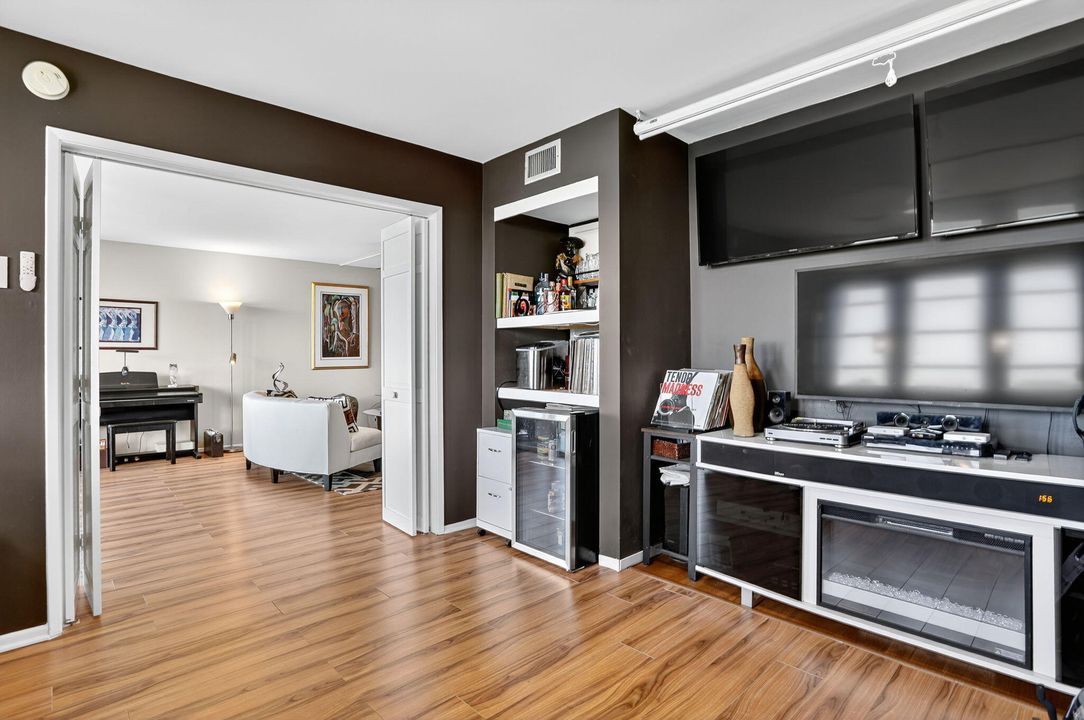 На продажу: $310,000 (3 спален, 2 ванн, 1500 Квадратных фут)