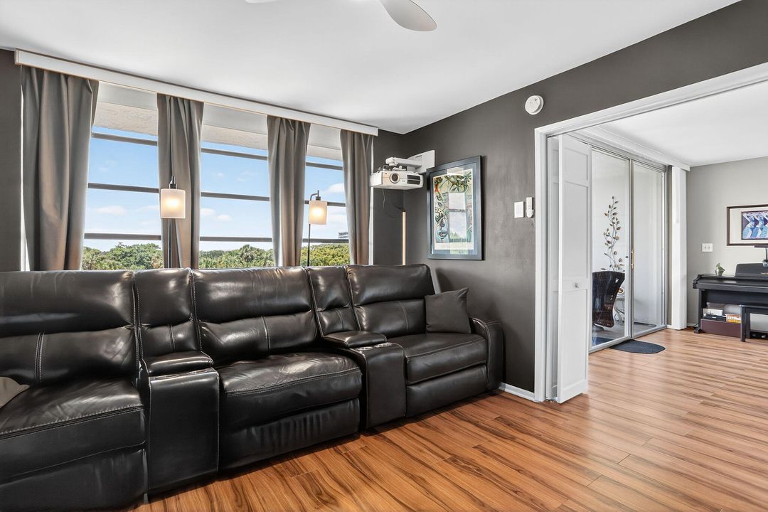 На продажу: $310,000 (3 спален, 2 ванн, 1500 Квадратных фут)