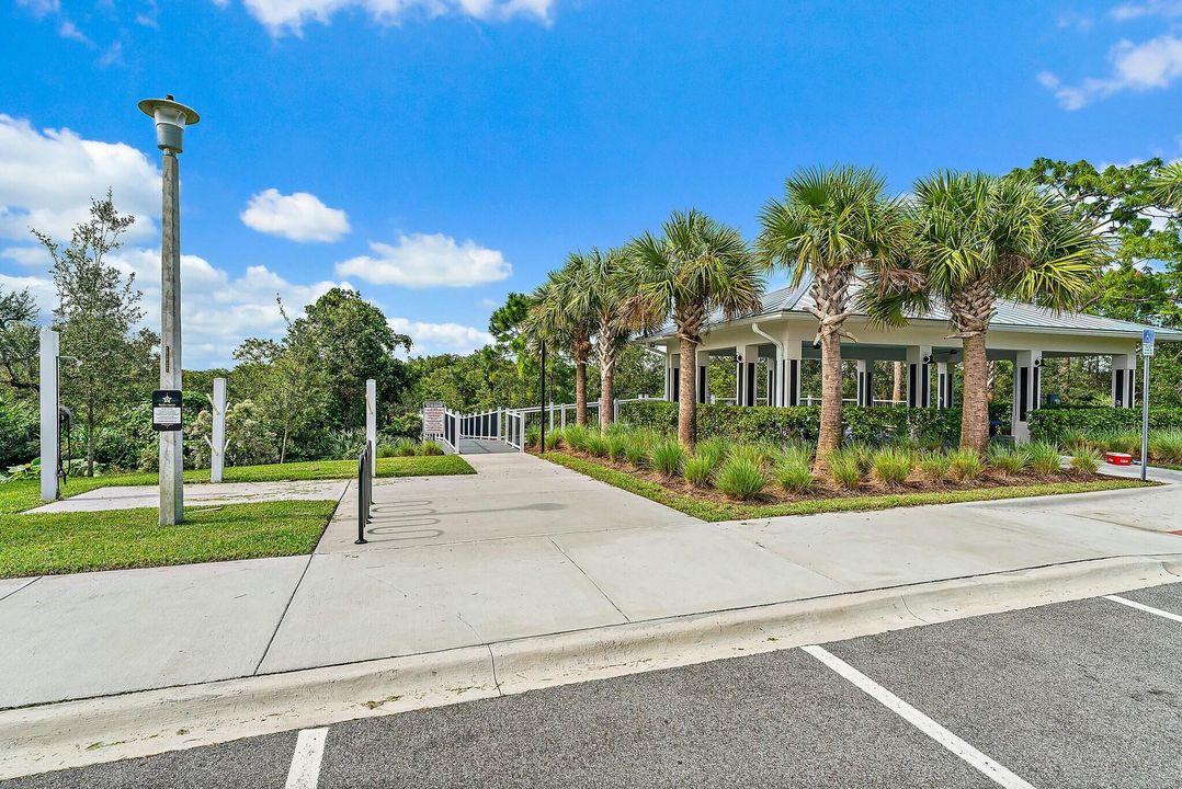 出租: $4,200 (3 贝兹, 2 浴室, 2018 平方英尺)