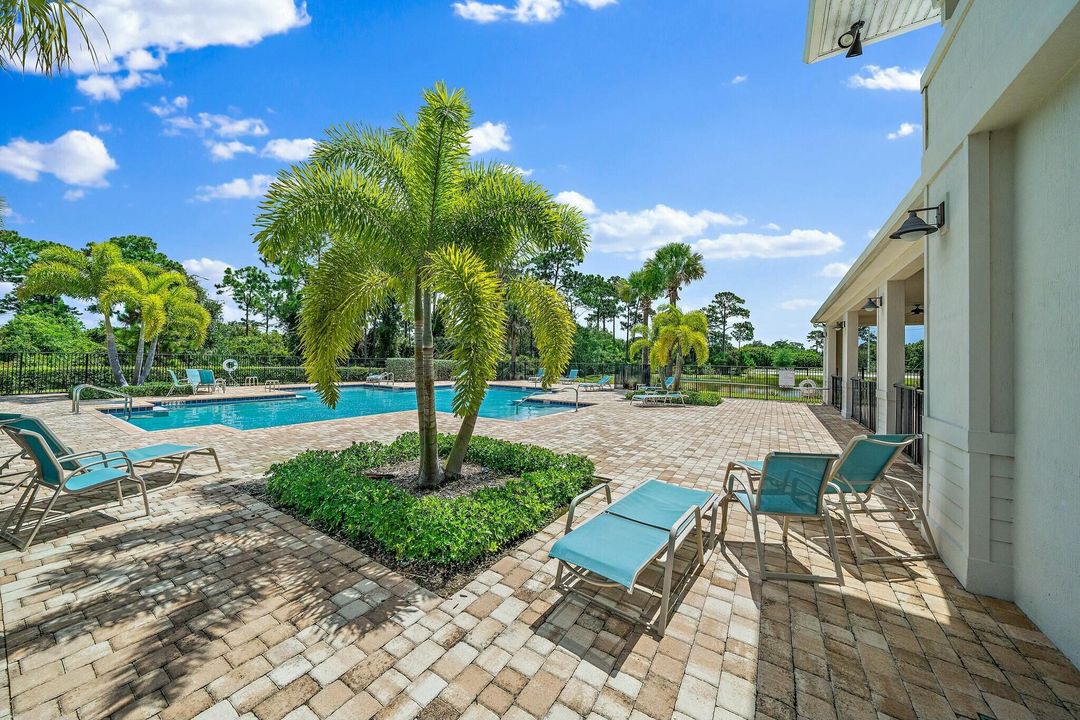 出租: $4,200 (3 贝兹, 2 浴室, 2018 平方英尺)