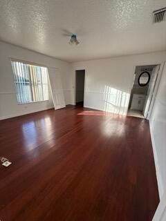 For Rent: $2,500 (3 beds, 2 baths, 1536 Square Feet)
