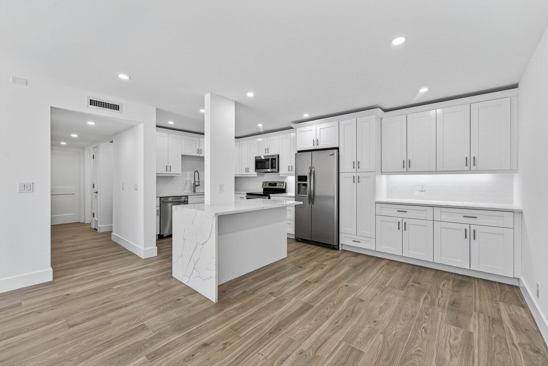 For Sale: $535,000 (2 beds, 2 baths, 1392 Square Feet)
