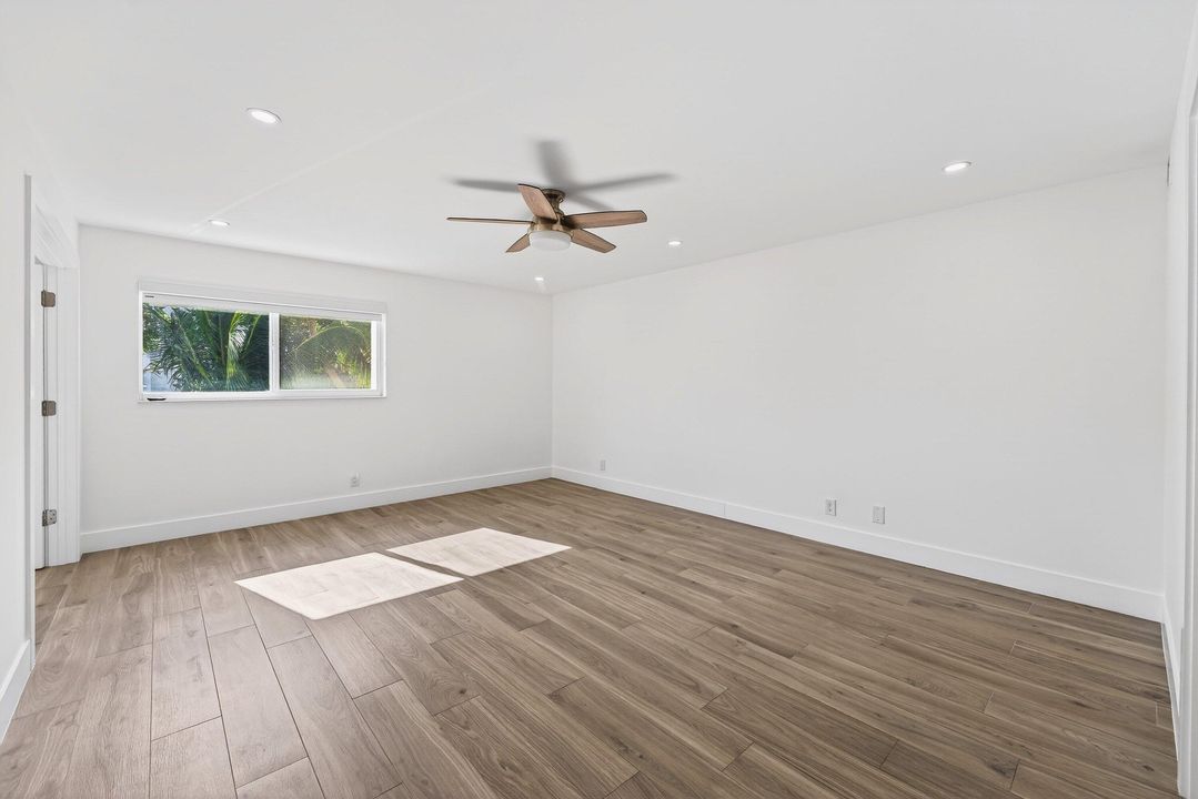 For Sale: $535,000 (2 beds, 2 baths, 1392 Square Feet)