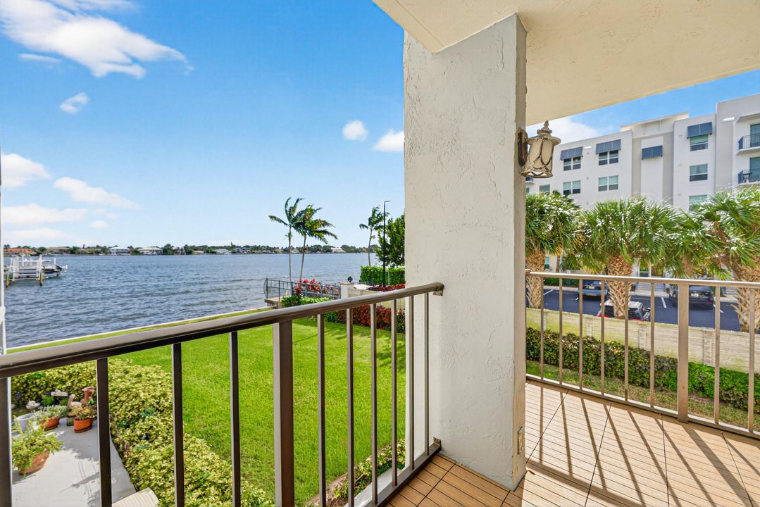 For Sale: $535,000 (2 beds, 2 baths, 1392 Square Feet)