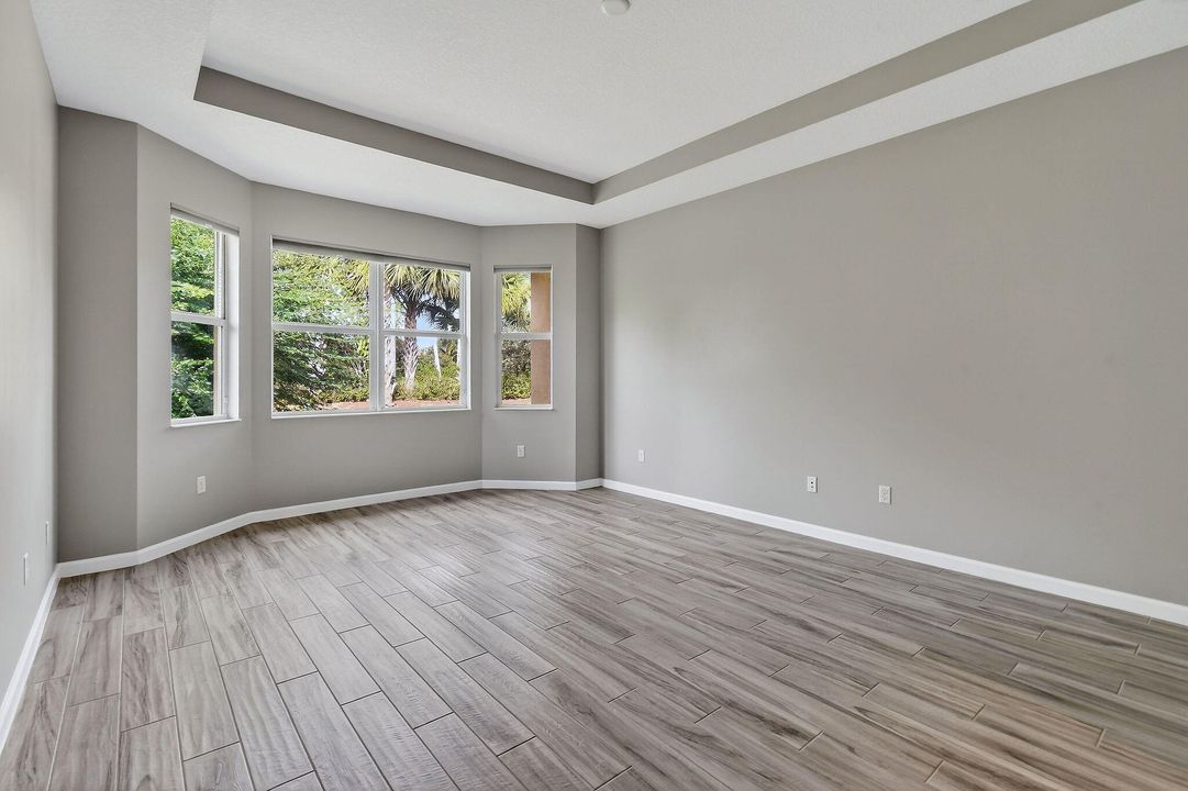 En Venta: $470,000 (4 camas, 2 baños, 2220 Pies cuadrados)