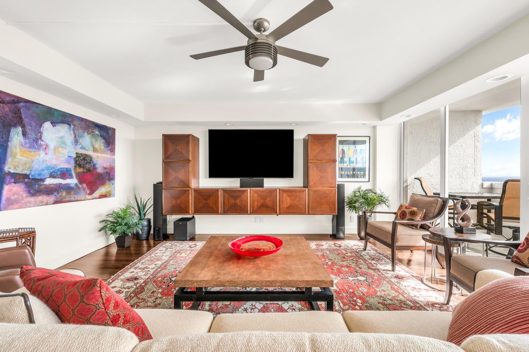 En Venta: $695,000 (2 camas, 2 baños, 1230 Pies cuadrados)