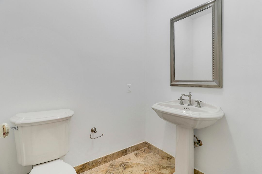 En Renta: $8,500 (4 camas, 2 baños, 2800 Pies cuadrados)