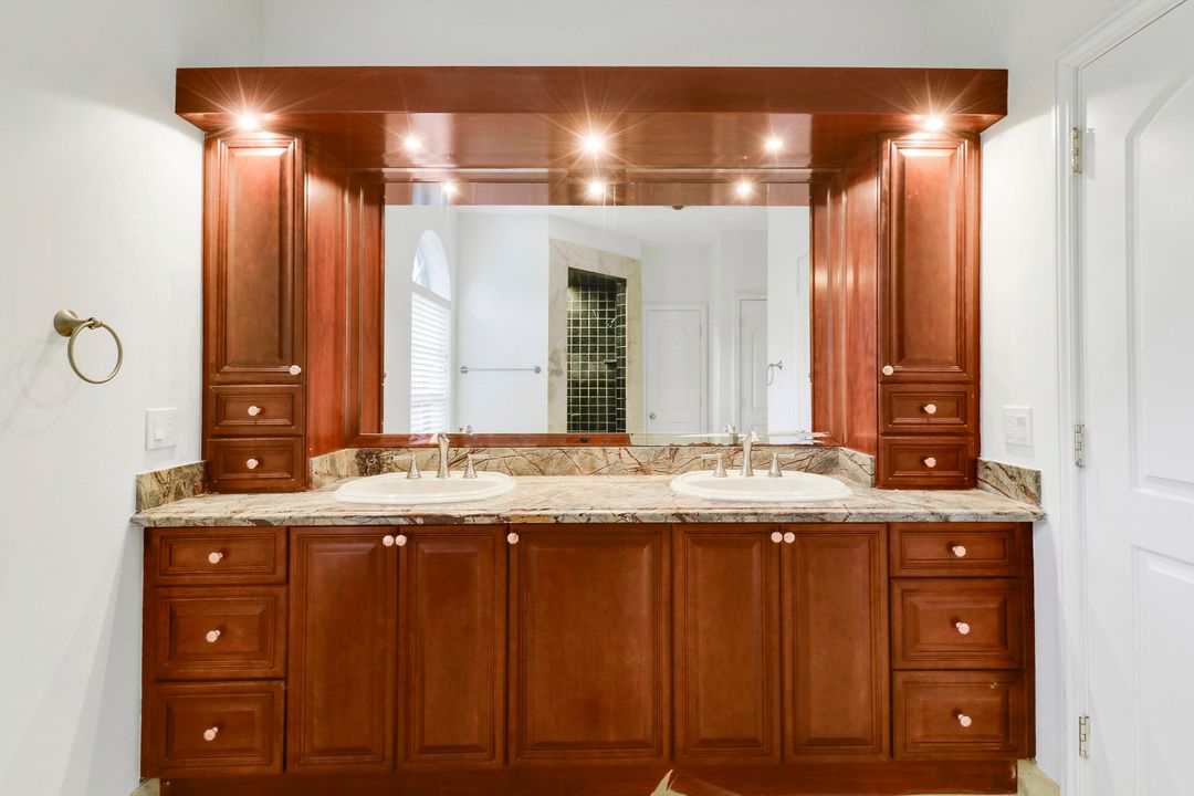 En Renta: $8,500 (4 camas, 2 baños, 2800 Pies cuadrados)