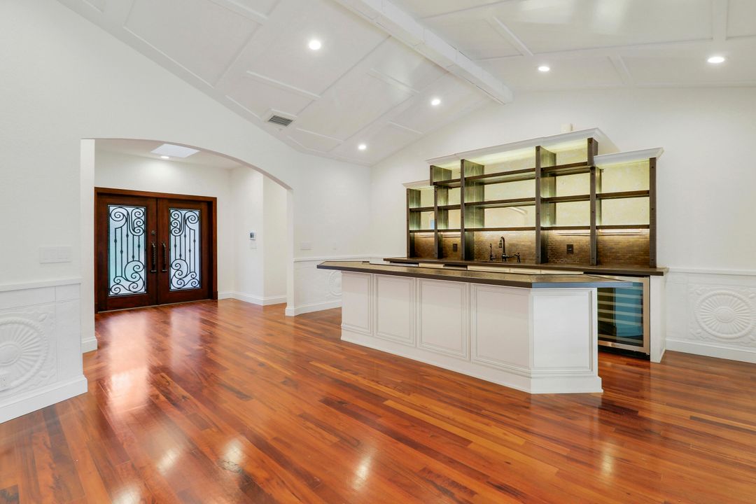 En Renta: $8,500 (4 camas, 2 baños, 2800 Pies cuadrados)