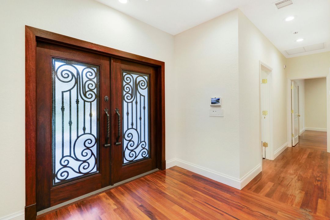 En Renta: $8,500 (4 camas, 2 baños, 2800 Pies cuadrados)