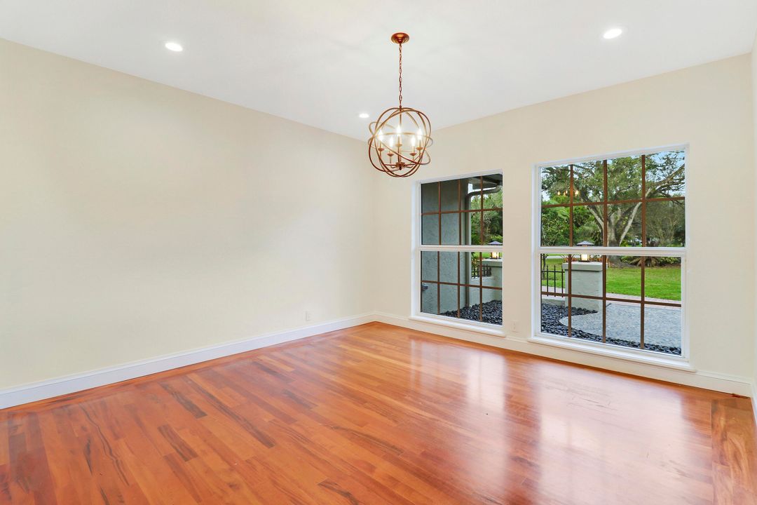 En Renta: $8,500 (4 camas, 2 baños, 2800 Pies cuadrados)