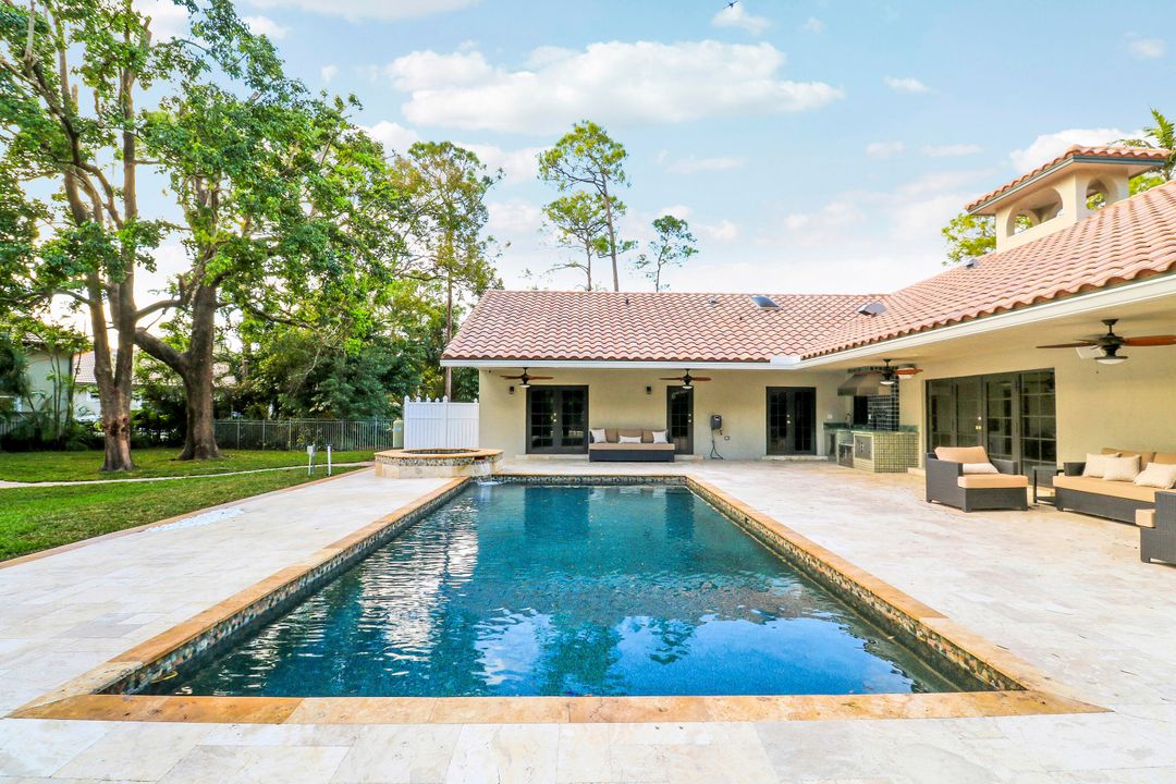 En Renta: $8,500 (4 camas, 2 baños, 2800 Pies cuadrados)