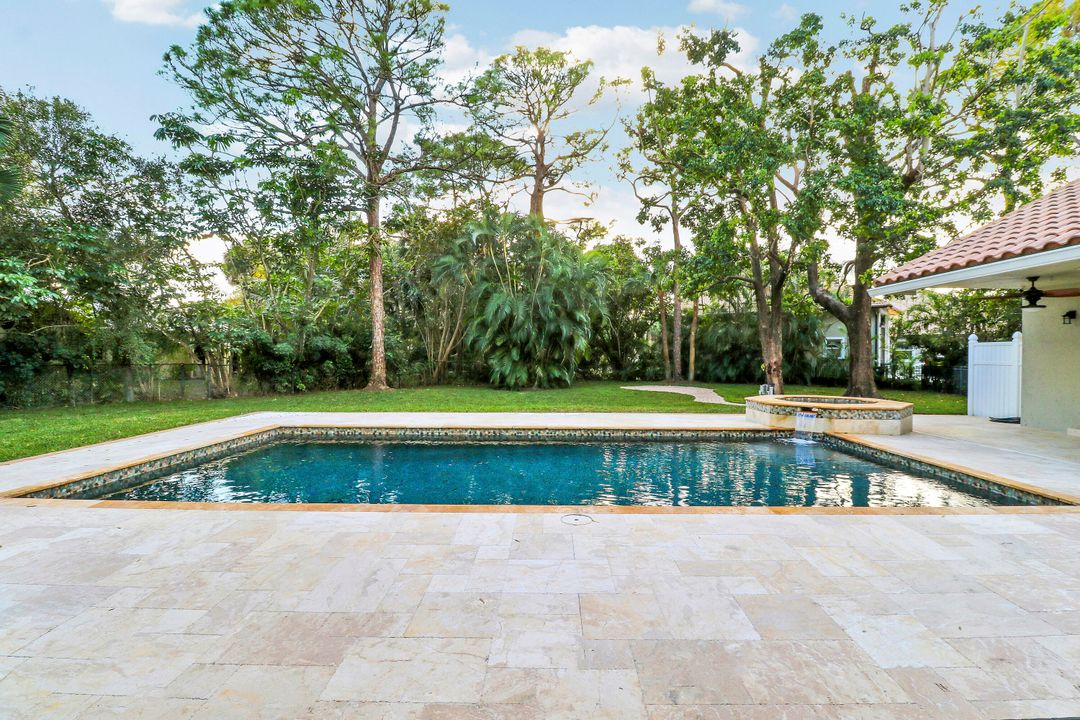 En Renta: $8,500 (4 camas, 2 baños, 2800 Pies cuadrados)