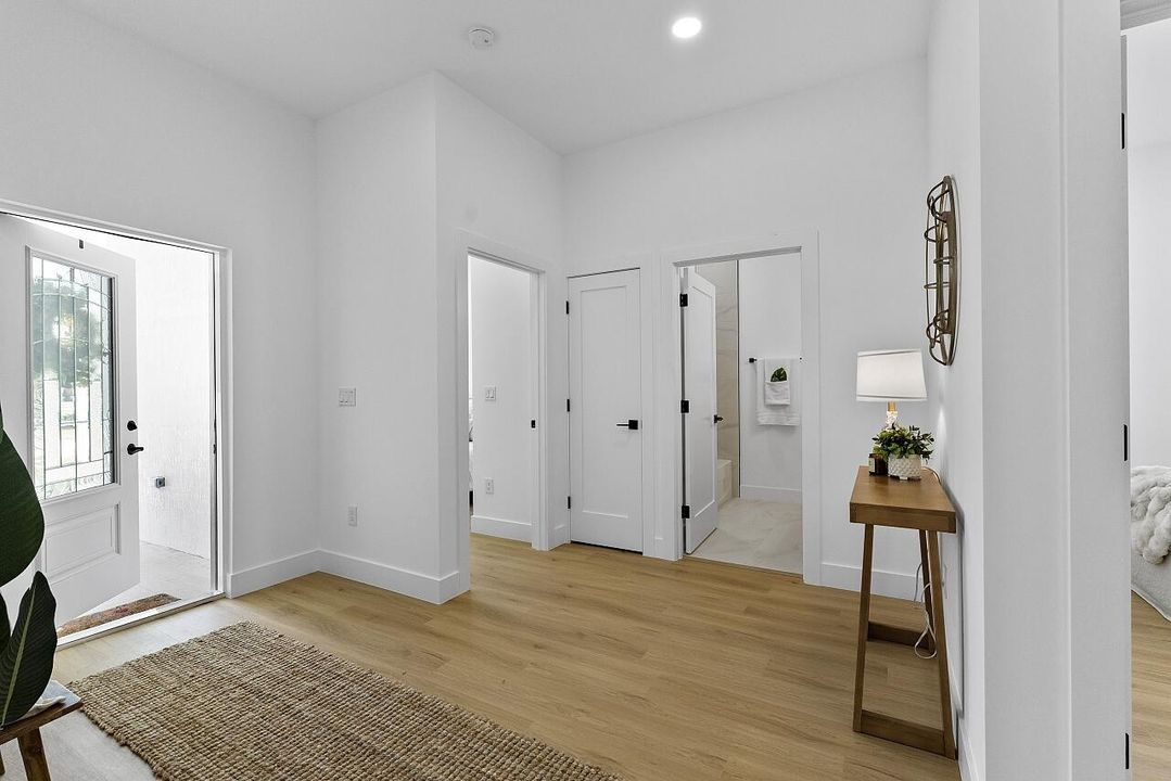 На продажу: $409,900 (4 спален, 2 ванн, 1793 Квадратных фут)