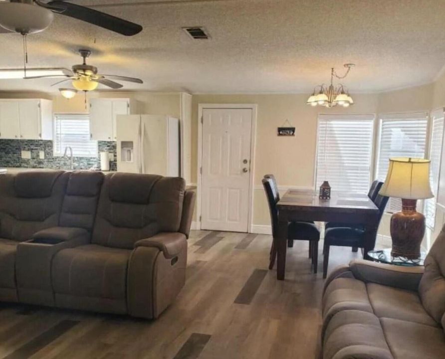 待售: $69,937 (2 贝兹, 2 浴室, 1260 平方英尺)