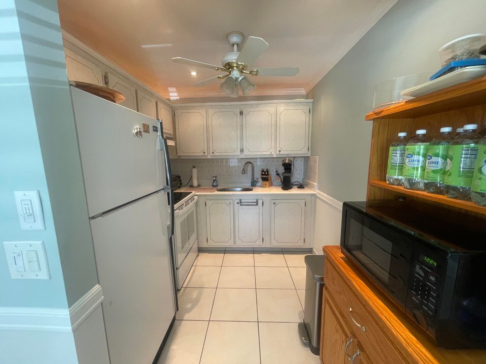 待售: $115,000 (2 贝兹, 1 浴室, 865 平方英尺)