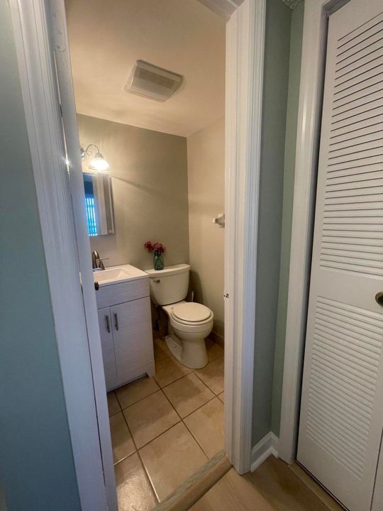 待售: $115,000 (2 贝兹, 1 浴室, 865 平方英尺)