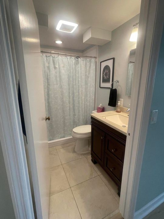 待售: $115,000 (2 贝兹, 1 浴室, 865 平方英尺)