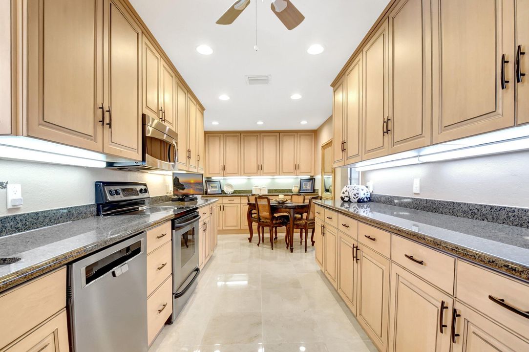 For Sale: $749,900 (3 beds, 3 baths, 3189 Square Feet)