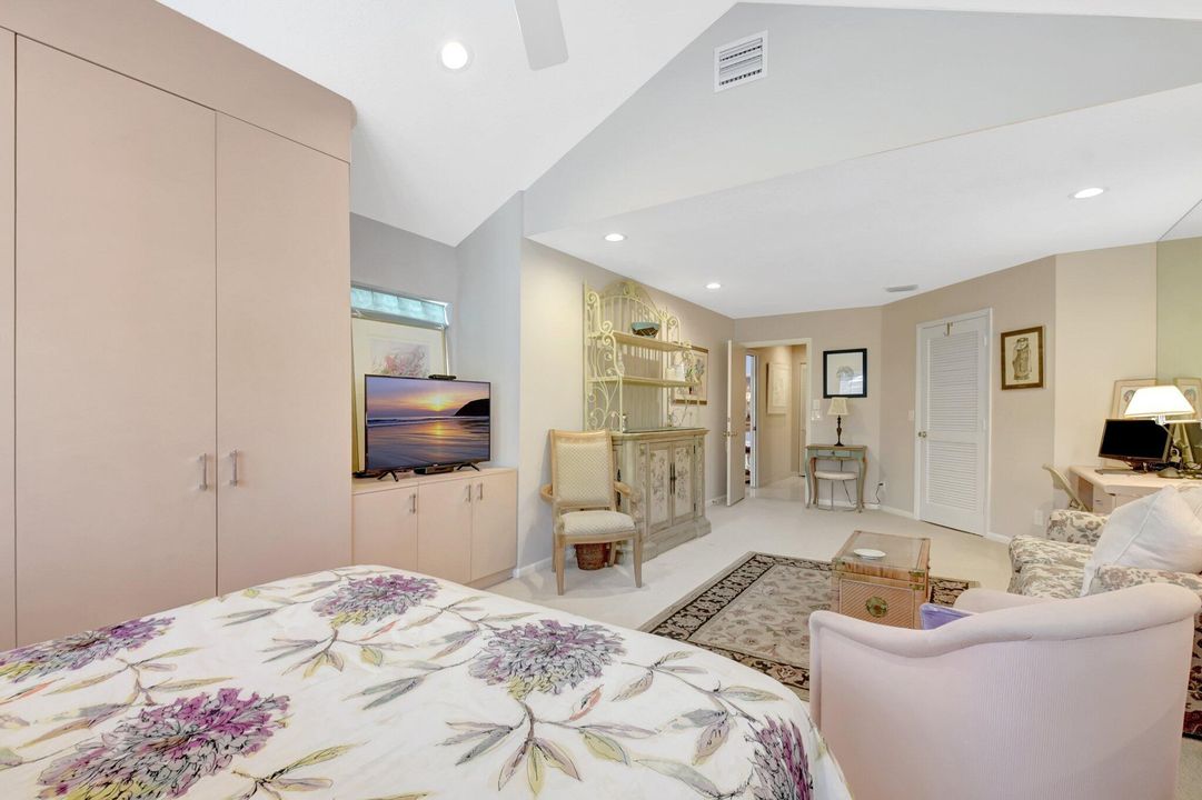 For Sale: $749,900 (3 beds, 3 baths, 3189 Square Feet)