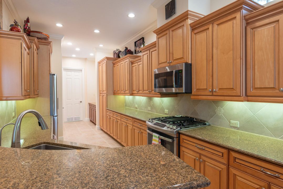 For Sale: $619,900 (3 beds, 2 baths, 2211 Square Feet)