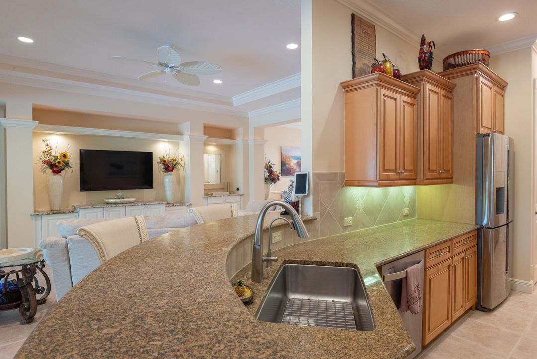 For Sale: $619,900 (3 beds, 2 baths, 2211 Square Feet)