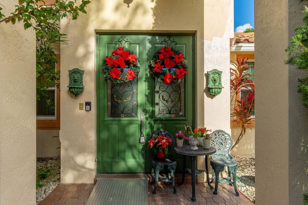 En Venta: $849,750 (5 camas, 3 baños, 2872 Pies cuadrados)