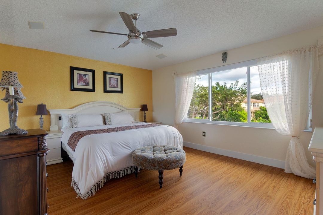 En Venta: $849,750 (5 camas, 3 baños, 2872 Pies cuadrados)