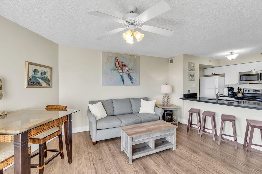 For Sale: $589,500 (2 beds, 2 baths, 826 Square Feet)