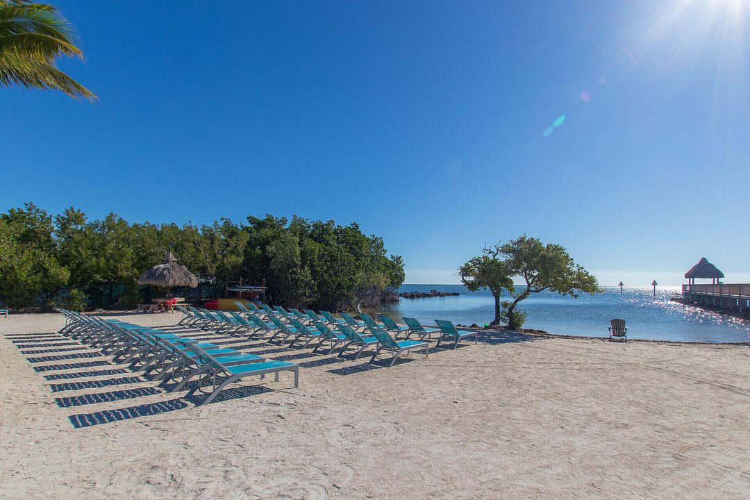 For Sale: $589,500 (2 beds, 2 baths, 826 Square Feet)