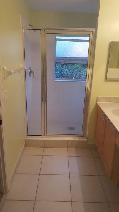 For Rent: $2,400 (2 beds, 2 baths, 1652 Square Feet)