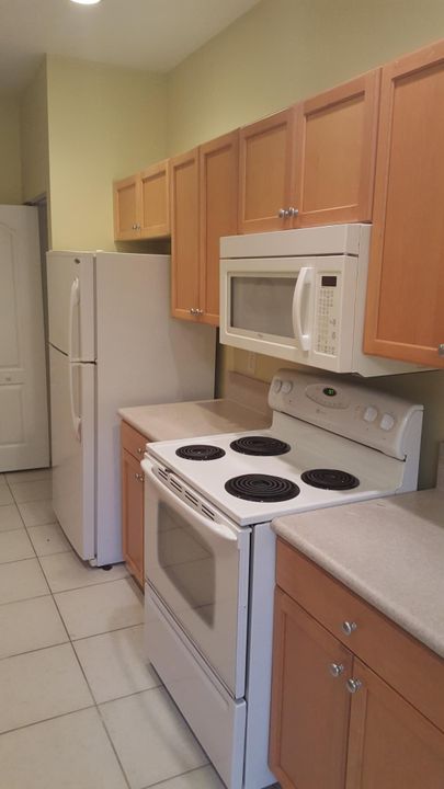 For Rent: $2,400 (2 beds, 2 baths, 1652 Square Feet)