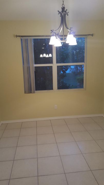 For Rent: $2,400 (2 beds, 2 baths, 1652 Square Feet)