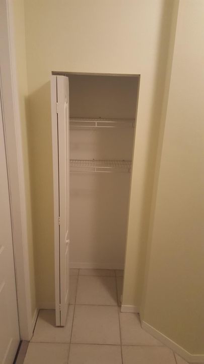 For Rent: $2,400 (2 beds, 2 baths, 1652 Square Feet)