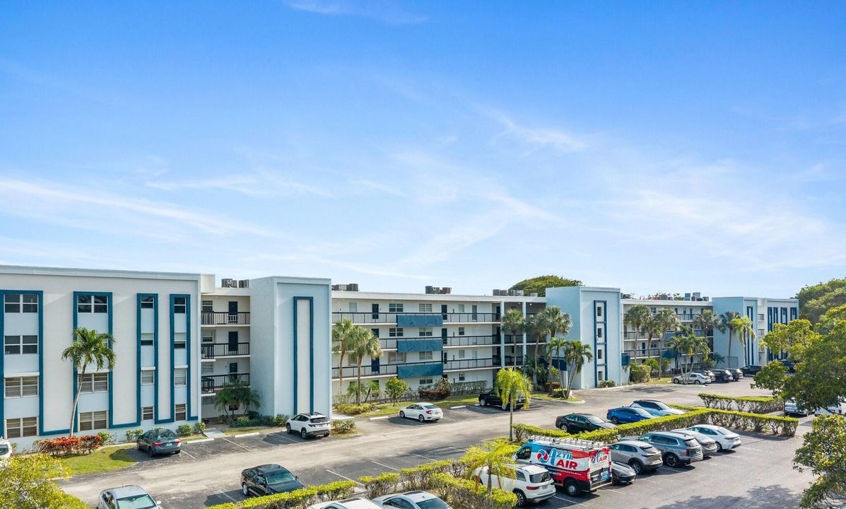 En Venta: $439,000 (3 camas, 2 baños, 1750 Pies cuadrados)