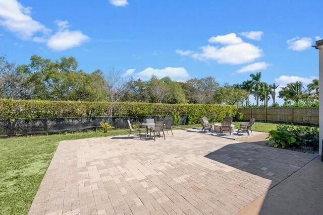 En Venta: $515,000 (4 camas, 2 baños, 1142 Pies cuadrados)