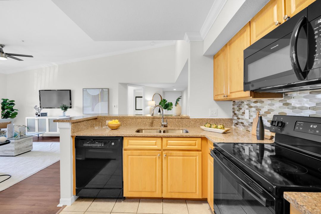 待售: $1,700,000 (0 贝兹, 0 浴室, 1238 平方英尺)