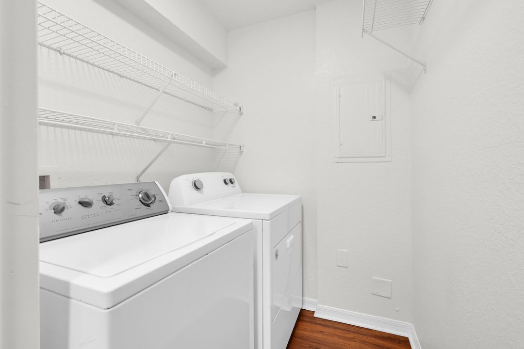 待售: $1,700,000 (0 贝兹, 0 浴室, 1238 平方英尺)