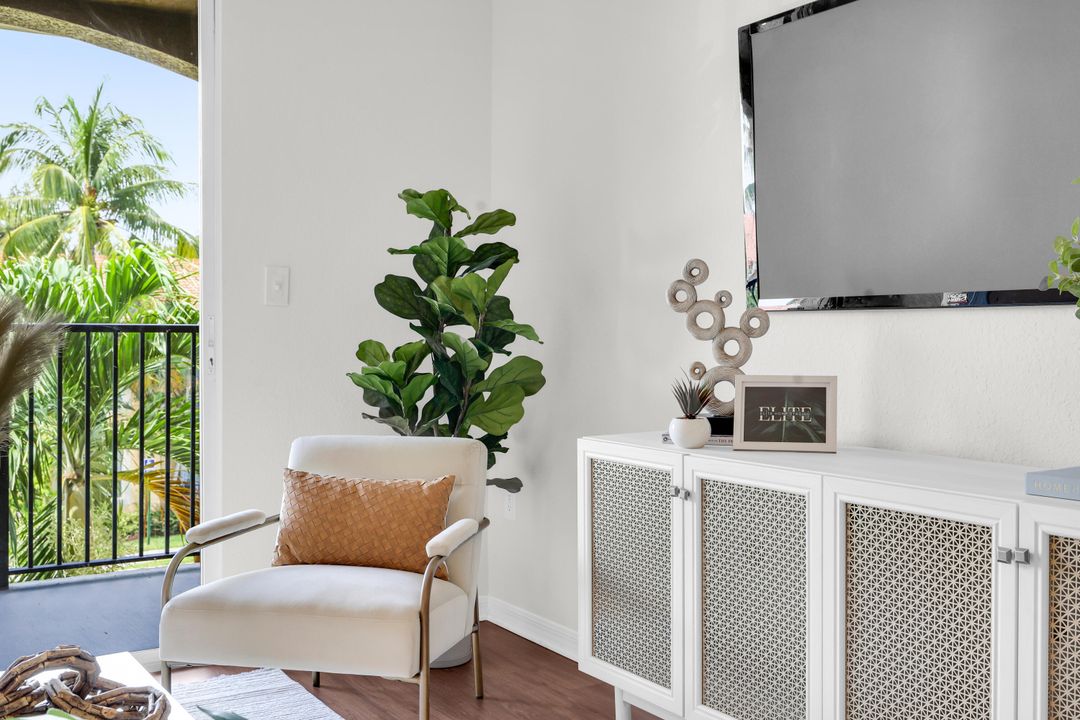 待售: $1,700,000 (0 贝兹, 0 浴室, 1238 平方英尺)