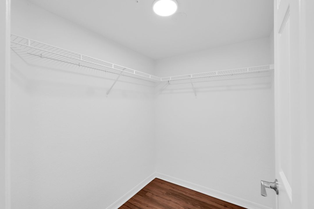 待售: $1,700,000 (0 贝兹, 0 浴室, 1238 平方英尺)