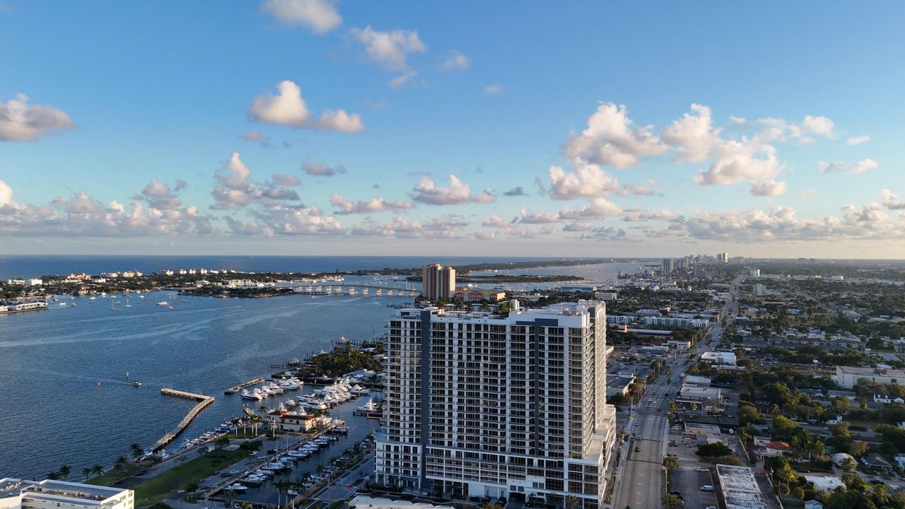 待售: $1,950,000 (2 贝兹, 2 浴室, 1780 平方英尺)