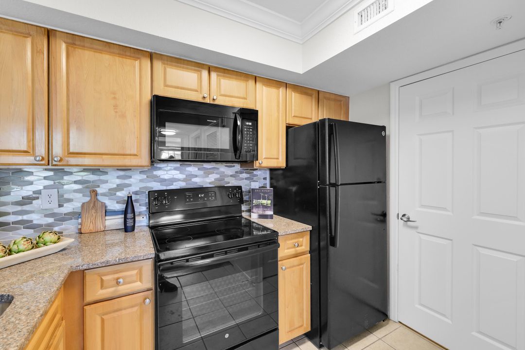 待售: $3,400,000 (0 贝兹, 0 浴室, 1238 平方英尺)