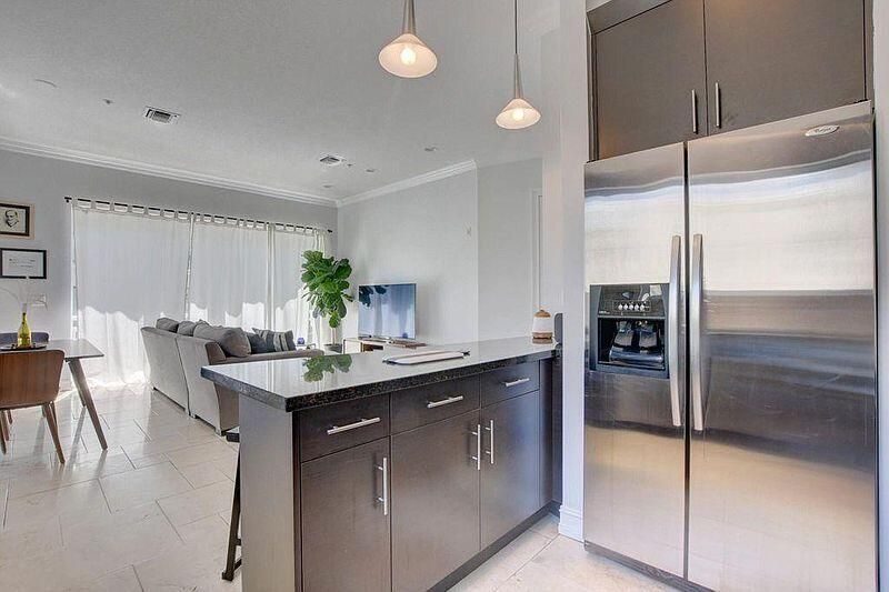 En Venta: $777,000 (2 camas, 2 baños, 1277 Pies cuadrados)