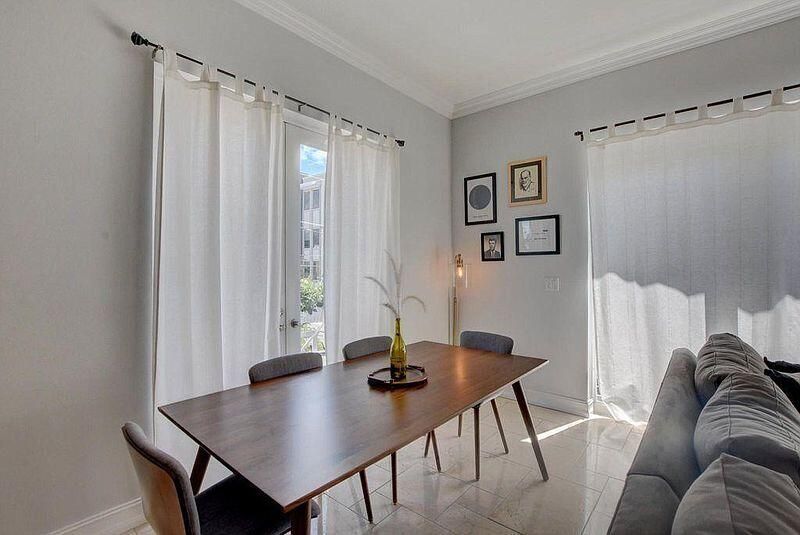 En Venta: $777,000 (2 camas, 2 baños, 1277 Pies cuadrados)