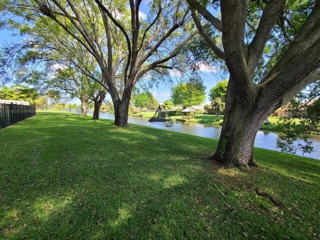 合同活跃: $649,500 (3 贝兹, 2 浴室, 2012 平方英尺)