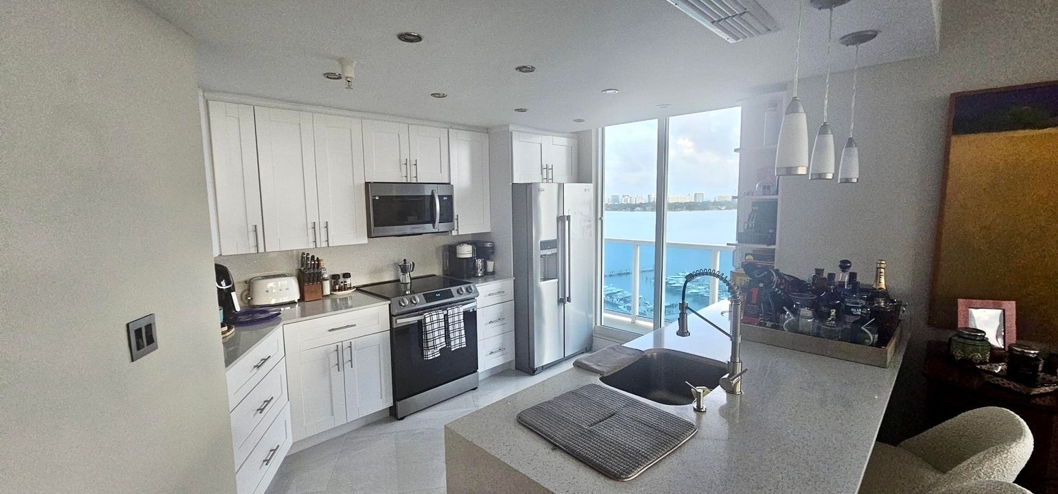 En Renta: $2,950 (2 camas, 2 baños, 1200 Pies cuadrados)